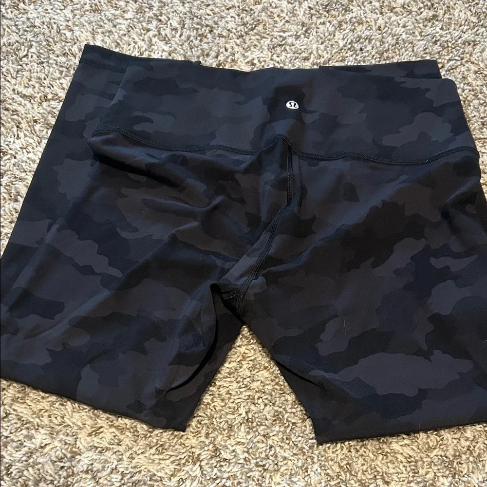 Lululemon camo cropped leggings - Picture 4 of 4